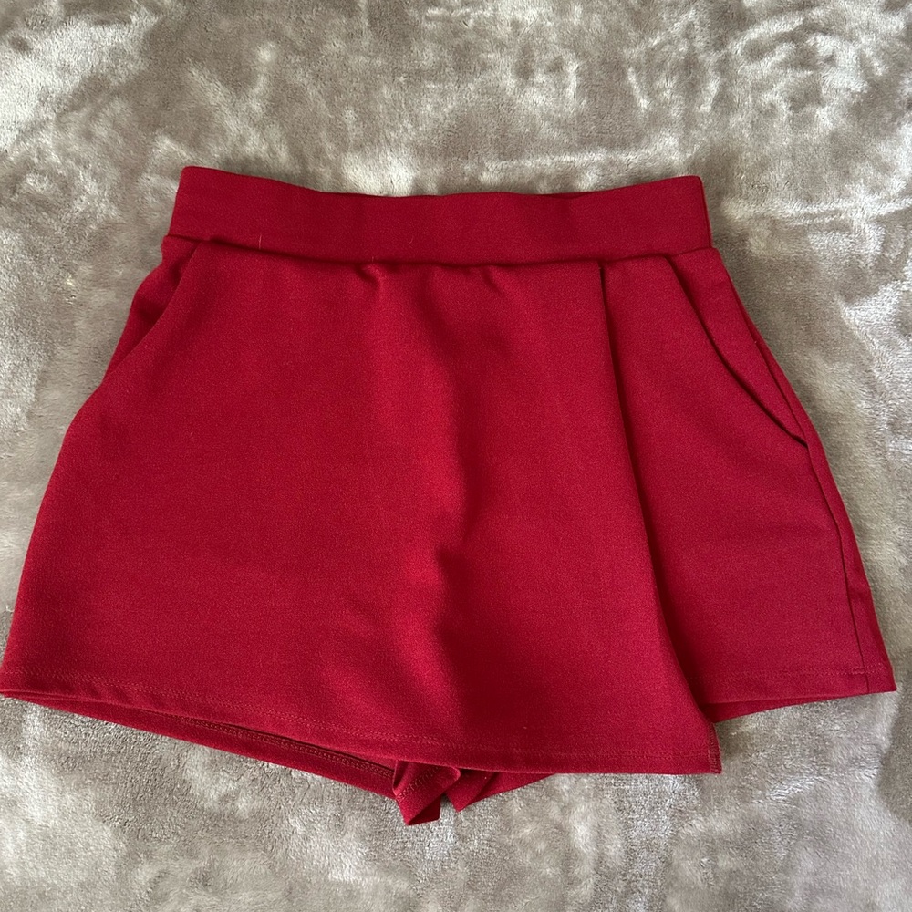 iris red skort